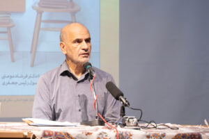 فرشاد مومنی